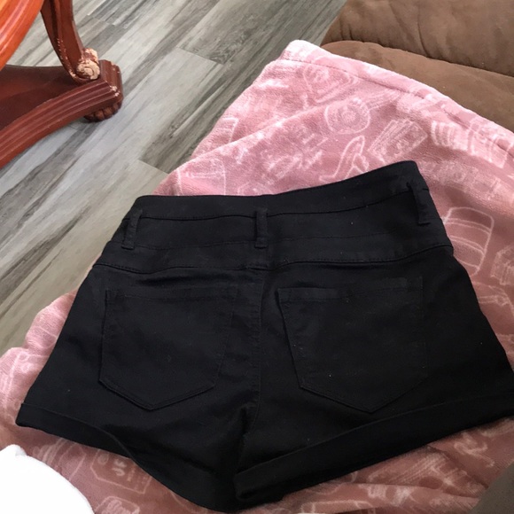 REFUGE SHORTS BLACK W/GOLD BUTTONS SIZE 0 EXCELLENT CONDITION! - Picture 3 of 6